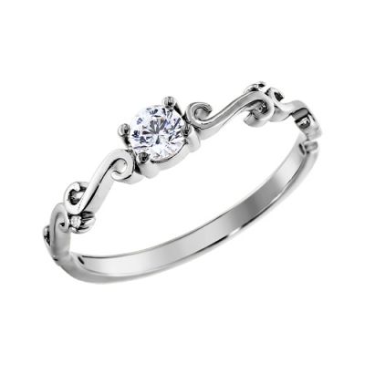 Нежное кольцо из серебра с фианитами
